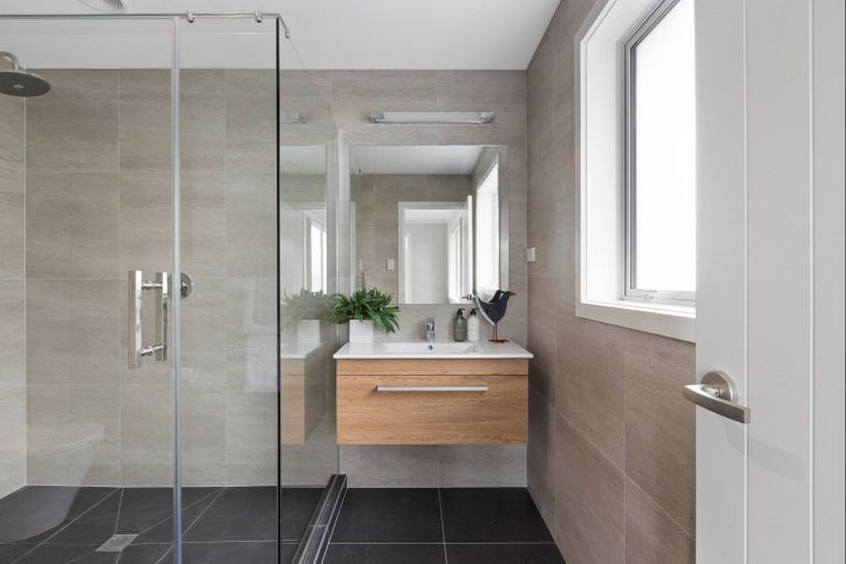 Photo of property in 869d Whangaparaoa Road, Manly, Whangaparaoa, 0930