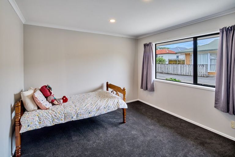 Photo of property in 9b Hinau Street, Tawa, Wellington, 5028