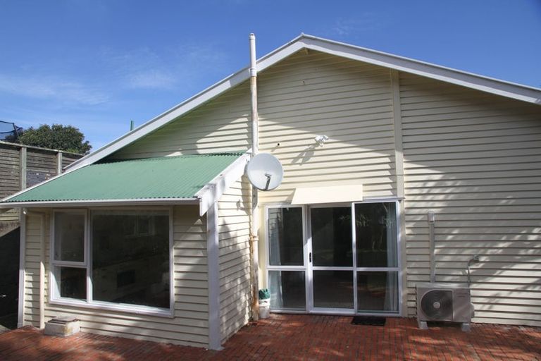 Photo of property in 36 Tamar Street, Island Bay, Wellington, 6023
