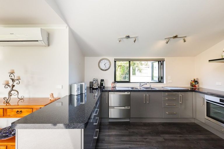 Photo of property in 27 Abby Road, Fitzherbert, Palmerston North, 4410