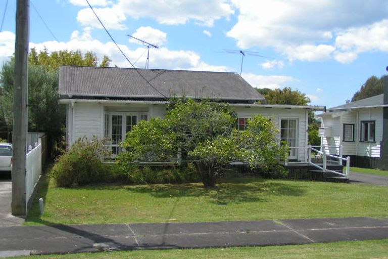 Photo of property in 4 Tennyson Street, Northcote Point, Auckland, 0627