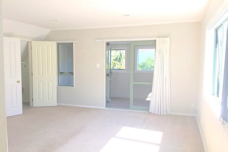 Photo of property in 4a Kennedy Avenue, Forrest Hill, Auckland, 0620