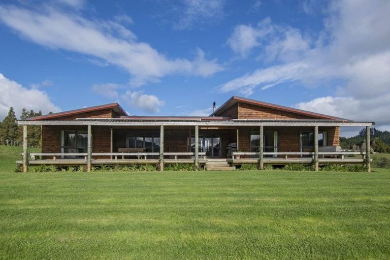 Photo of property in 942 Tapuhi Road, Hukerenui, Hikurangi, 0182