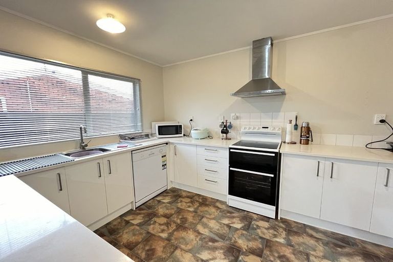 Photo of property in 2/40 Sutton Crescent, Papakura, 2110