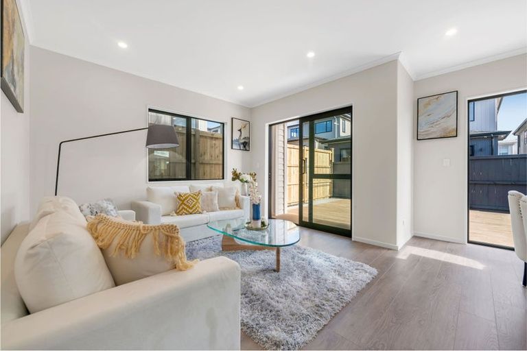 Photo of property in 11 Sagitta Drive, Flat Bush, Auckland, 2019