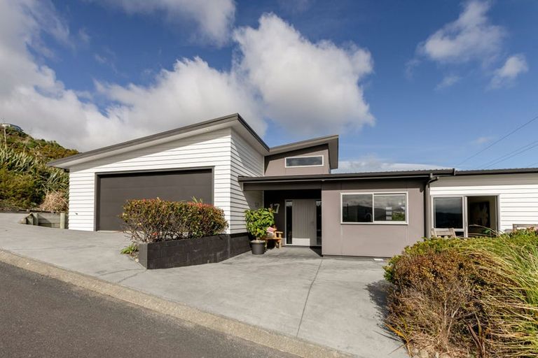 Photo of property in 17 Botany Lane, Whitby, Porirua, 5024