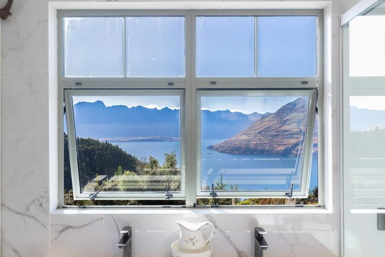 Photo of property in 15 Summit Lane, Ben Lomond, Queenstown, 9371