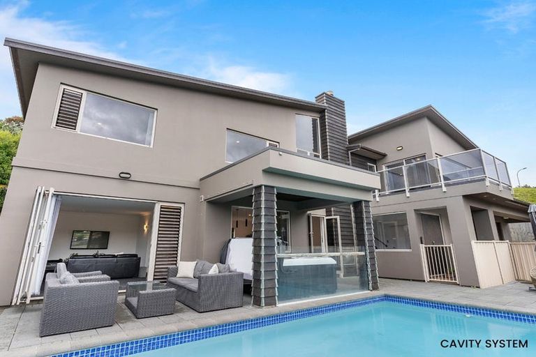 Photo of property in 73 Waldorf Crescent, Orewa, 0931