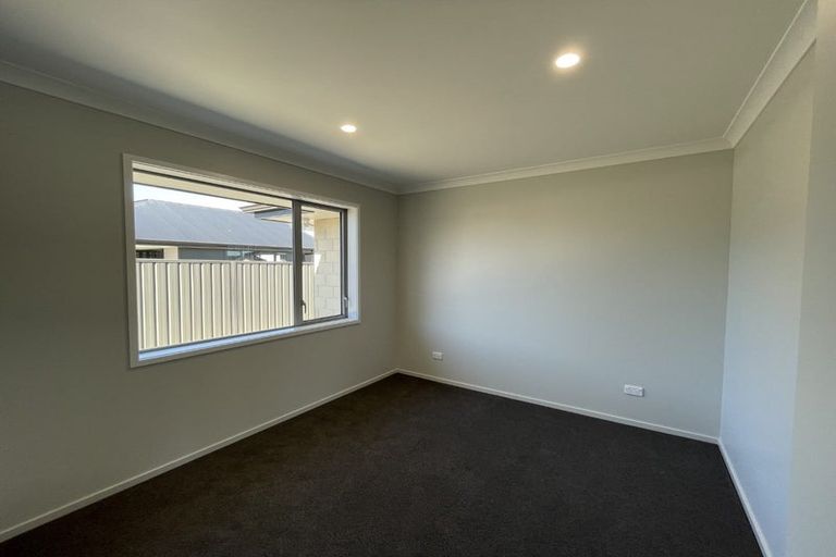 Photo of property in 16 Whangaehu Place, Te Awa, Napier, 4110