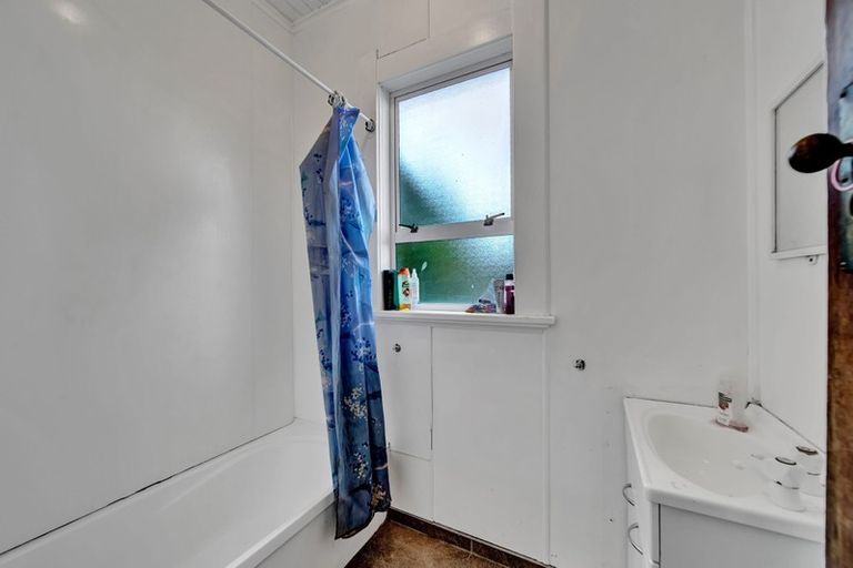 Photo of property in 3 Argyle Street, Hawera, 4610