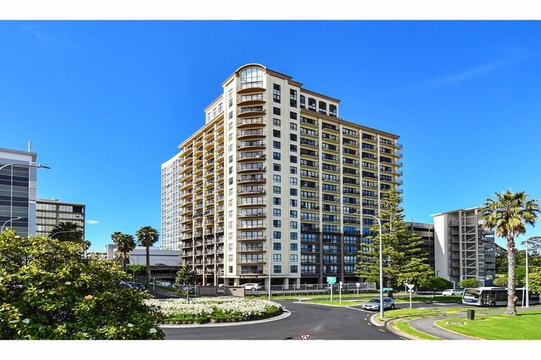 Photo of property in The Rennaissance, 4j/18 Ronwood Avenue, Manukau, Auckland, 2104