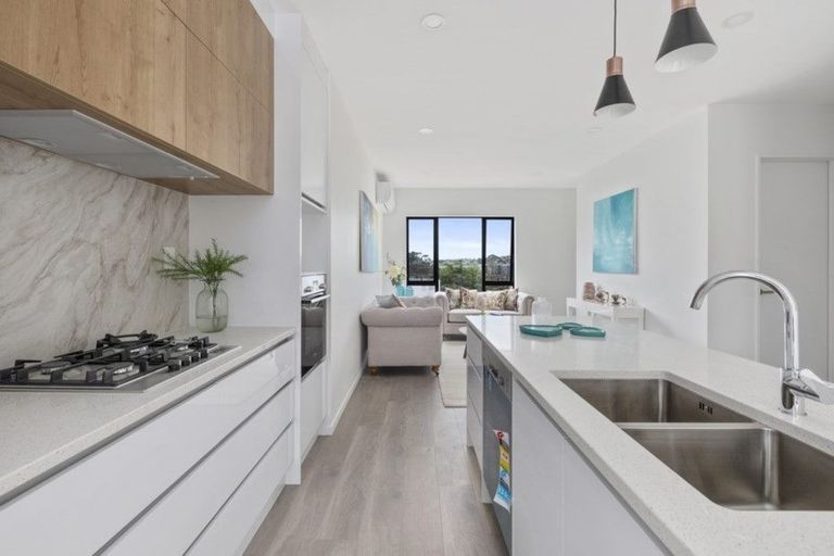 Photo of property in 30 Waihou Crescent, Albany Heights, Auckland, 0632