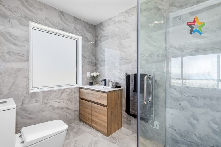 Photo of property in 2 Poto Road, Normandale, Lower Hutt, 5010