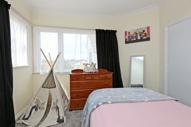 Photo of property in 1 Douglas Mclean Avenue, Marewa, Napier, 4110