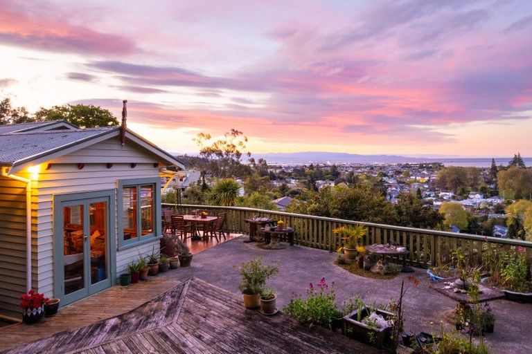 Photo of property in 83 Cleveland Terrace, Nelson, 7010