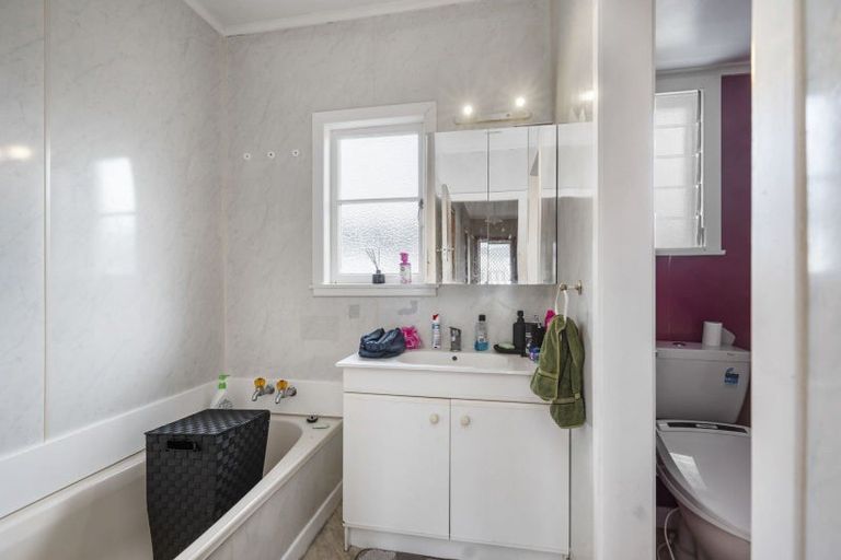 Photo of property in 2 Keays Road, Avenues, Whangarei, 0110