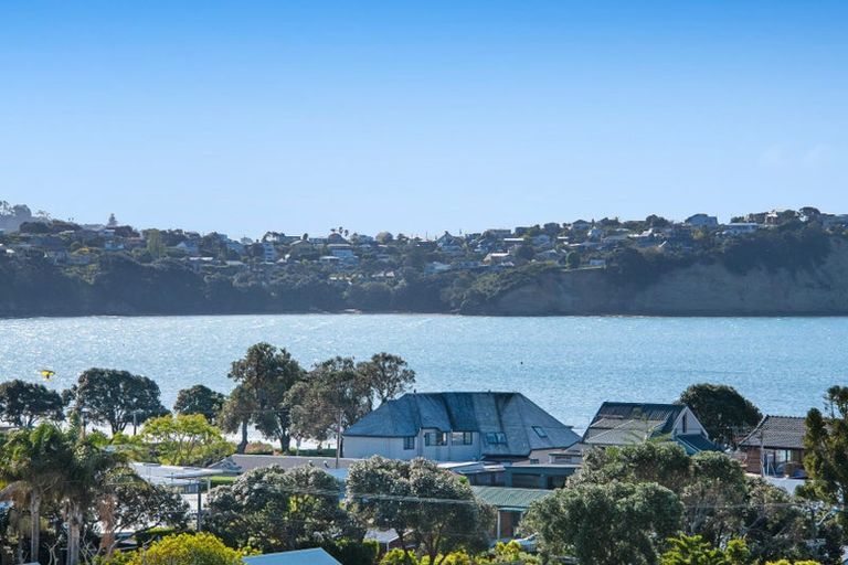Photo of property in 15 Beach Road, Manly, Whangaparaoa, 0930