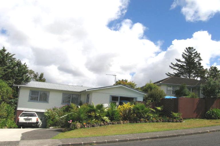 Photo of property in 70 Blakeborough Drive, Forrest Hill, Auckland, 0620