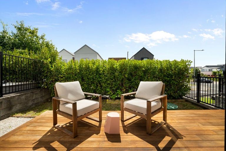 Photo of property in 2 Skua Road, Hobsonville, Auckland, 0616