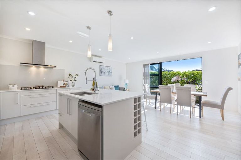 Photo of property in 9 Louis Braille Lane, Flat Bush, Auckland, 2019