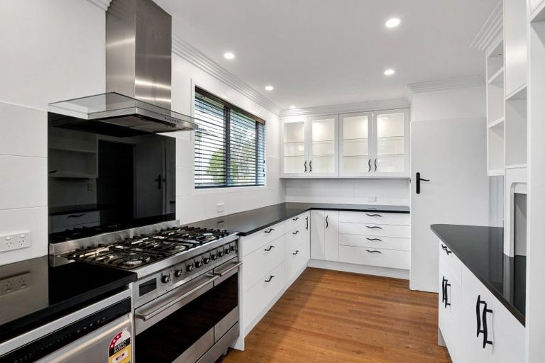 Photo of property in 7 Rennell Street, Frankleigh Park, New Plymouth, 4310
