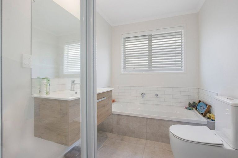 Photo of property in 20 Pioneer Crescent, Omokoroa, 3114