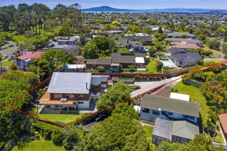 Photo of property in 9a Pendene Place, Forrest Hill, Auckland, 0620