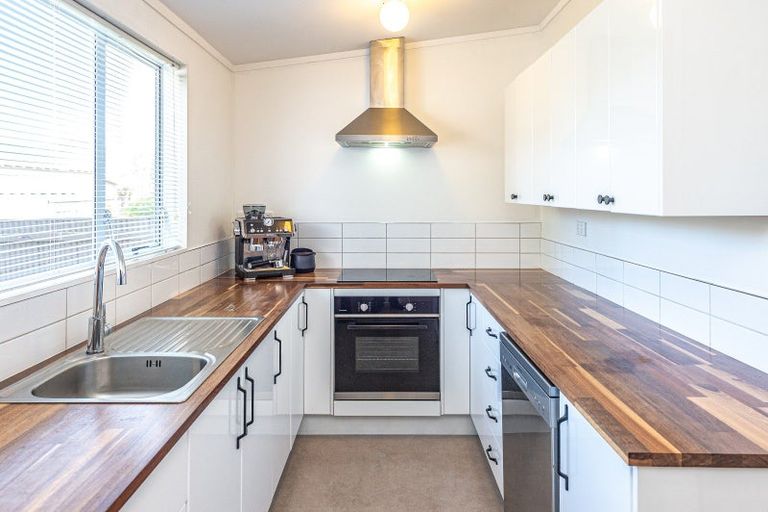 Photo of property in 3 Carlton Avenue, Gonville, Whanganui, 4501