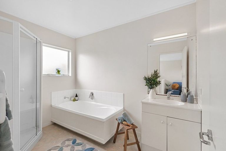 Photo of property in 2/21 Watea Road, Torbay, Auckland, 0630