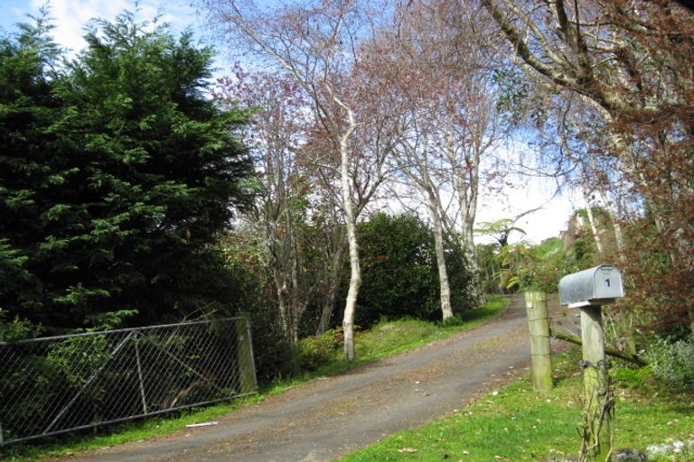 Photo of property in 1 Ihaka Hakuene Street, Manakau, Levin, 5573