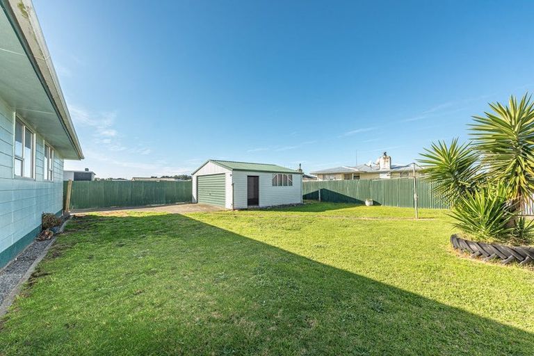 Photo of property in 51 Lee Street, Castlecliff, Whanganui, 4501