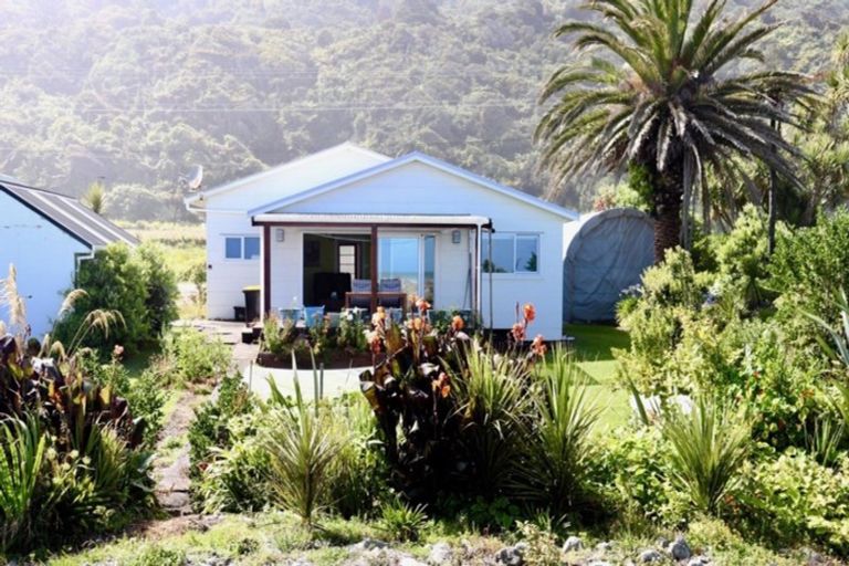 Photo of property in 160 Torea Street, Granity, 7823