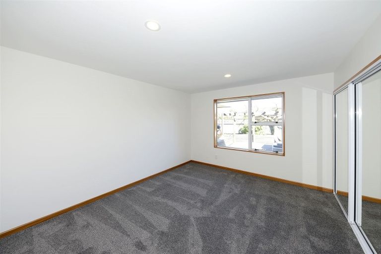 Photo of property in 15 Millcroft Place, Parklands, Christchurch, 8083