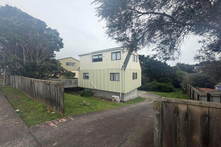 Photo of property in 6 Morere Street, Titahi Bay, Porirua, 5022