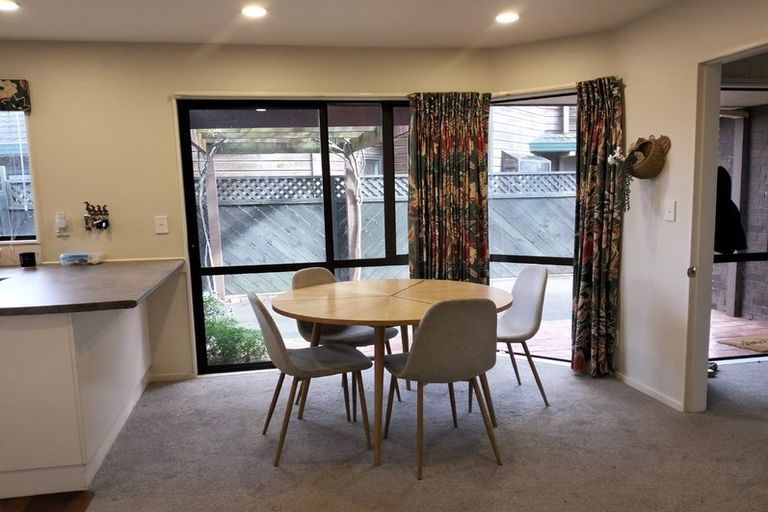 Photo of property in 2/198 Waterloo Road, Hutt Central, Lower Hutt, 5011
