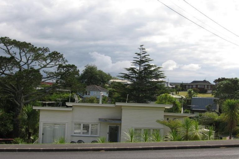 Photo of property in 986 Beach Road, Torbay, Auckland, 0630