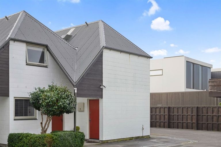 Photo of property in 8/30 Clissold Street, Merivale, Christchurch, 8014