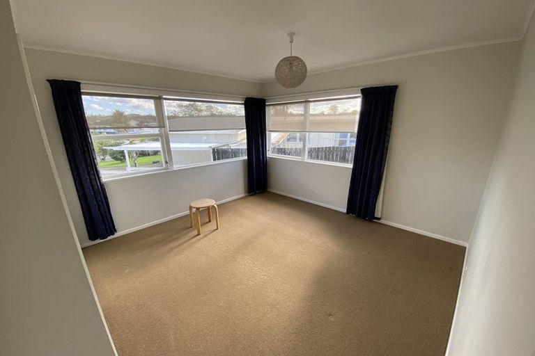 Photo of property in 45 Blakeborough Drive, Forrest Hill, Auckland, 0620