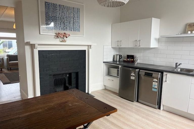 Photo of property in 291 Marine Parade, Napier South, Napier, 4110