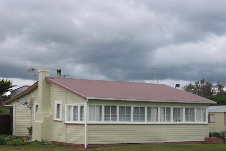 Photo of property in 19 Nash Parade, Foxton Beach, Foxton, 4815