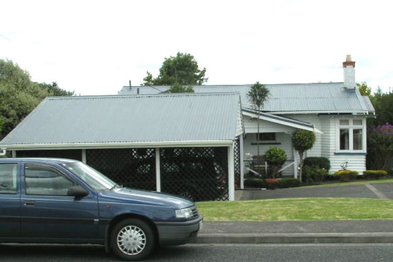 Photo of property in 2/3 Eversleigh Road, Belmont, Auckland, 0622