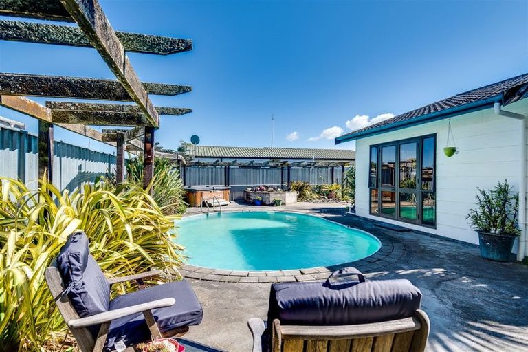 Photo of property in 1005a Heretaunga Street East, Parkvale, Hastings, 4122