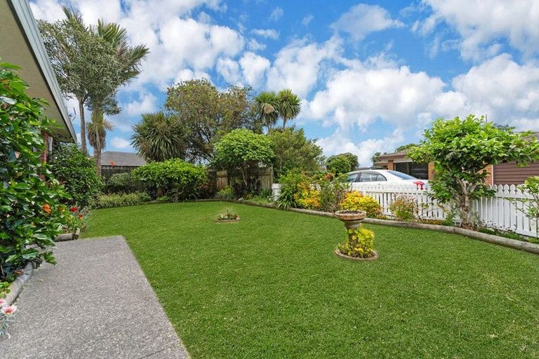 Photo of property in 8/39 Swanson Road, Henderson, Auckland, 0610