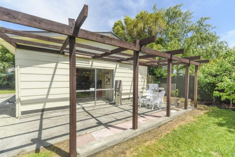 Photo of property in 8 Flower Street, Bulls, 4818