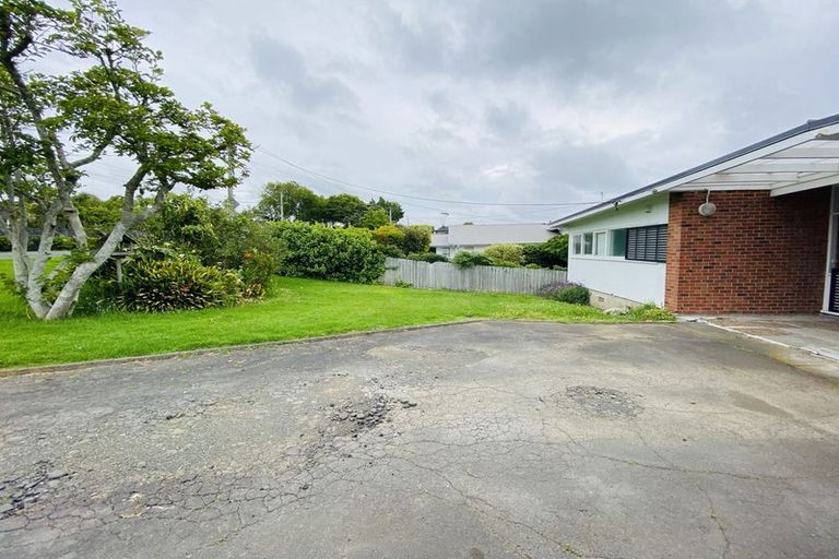 Photo of property in 156 Bleakhouse Road, Mellons Bay, Auckland, 2014