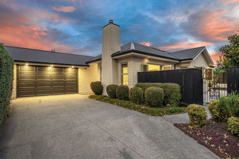 Photo of property in 5 Millpark Place, Northwood, Christchurch, 8051