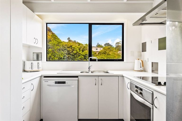 Photo of property in 2/82 Verbena Road, Birkdale, Auckland, 0626