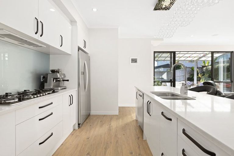 Photo of property in 3 Tawa Place, Orewa, 0931