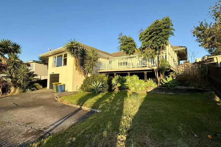 Photo of property in 4 Tomo Street, New Lynn, Auckland, 0600