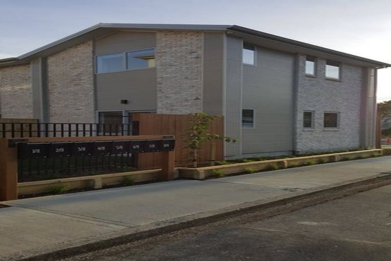 Photo of property in 2/11 Cressy Street, Waterloo, Lower Hutt, 5011